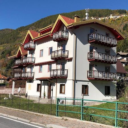 Alpin Star Apartment Temù Екстериор снимка